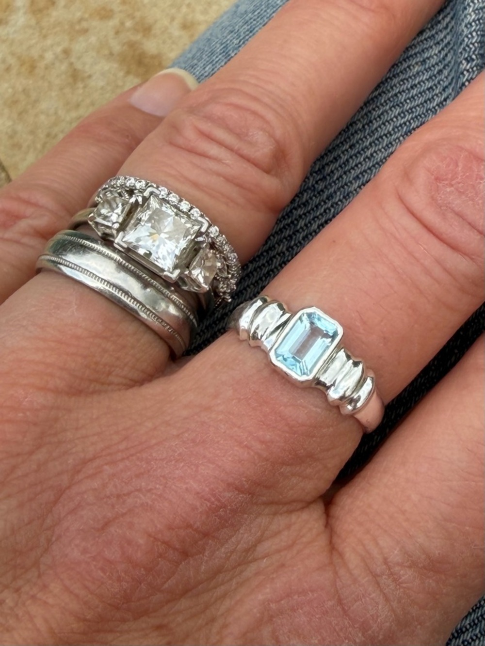 ✨Sky Blue Topaz Bezel Stacking Ring | 925 Sterling Silver | Size 7 ✨ - Picture 7 of 7